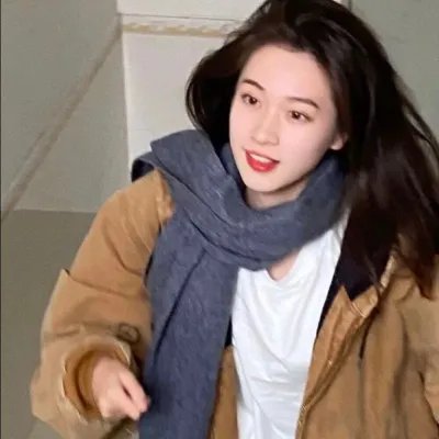 裸女游城